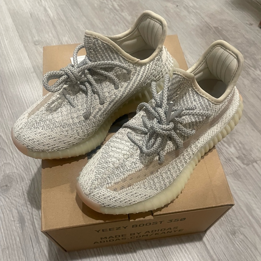 Brand new size 6.5 women Yeezy boost 350